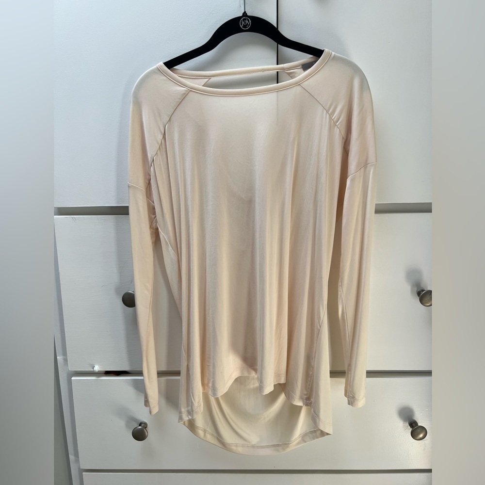 Tart top in light blush. Size xs